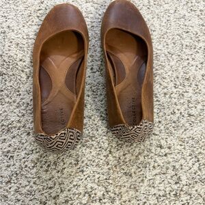 Women's Brown Leather Ballet Flats with Patterned Heel Accent